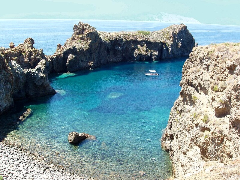 Aeolian Islands private sailing — Cala Junco — Panarea's natural pool
