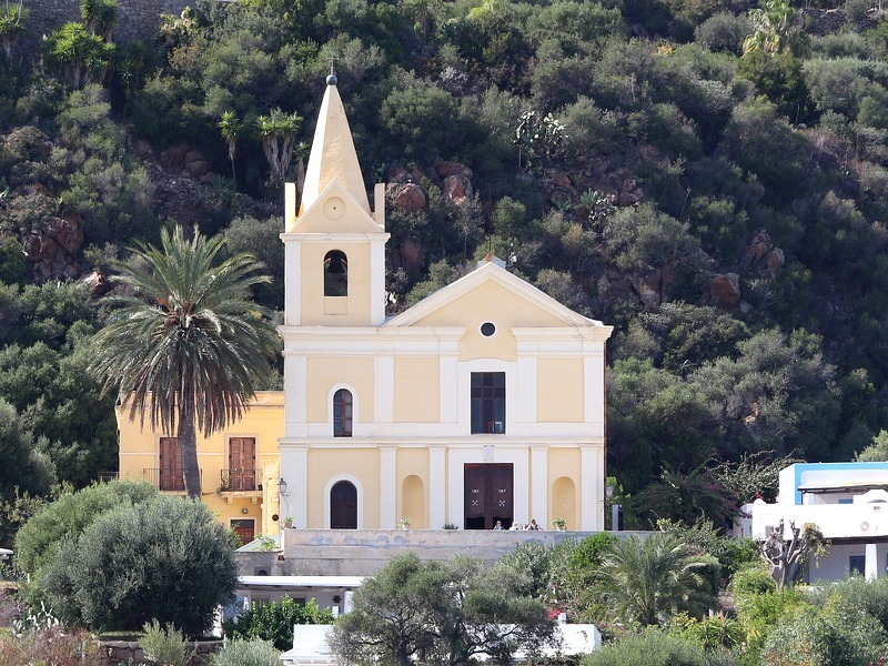 Aeolian Islands private sailing — Panarea — the white village