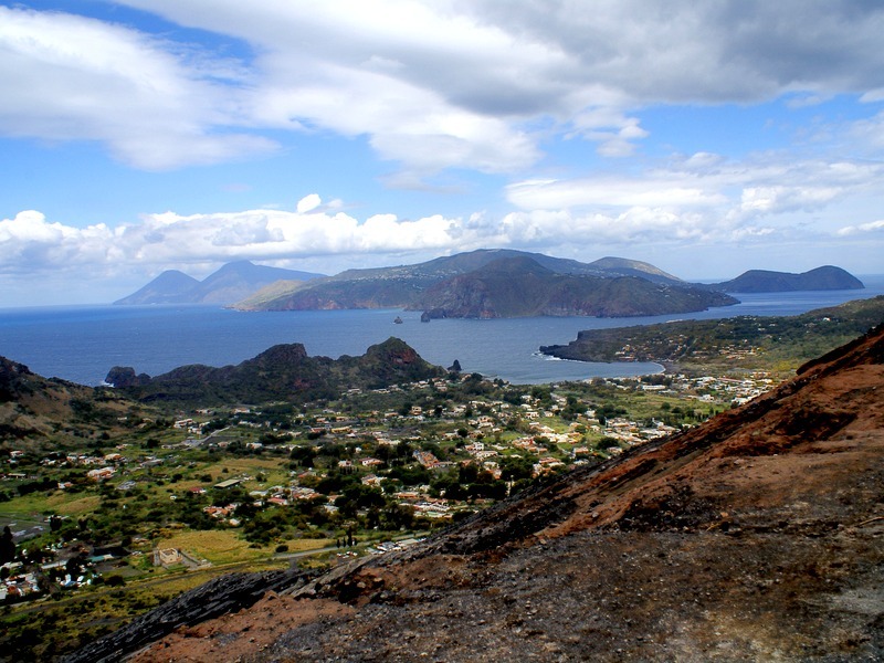 Aeolian Islands private sailing — Vulcano — sulphur and hot springs
