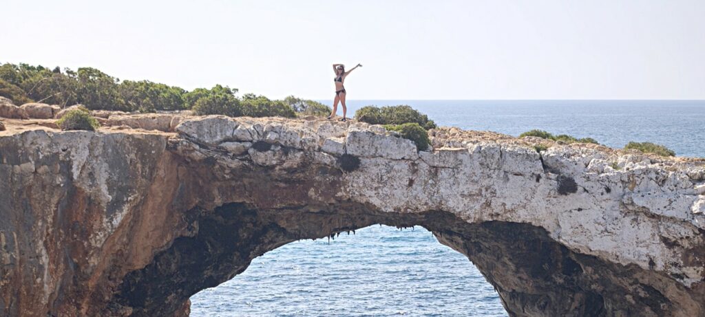 Balearics private sailing — The es Caló Blanc arch, Cala Varques (Mallorca)