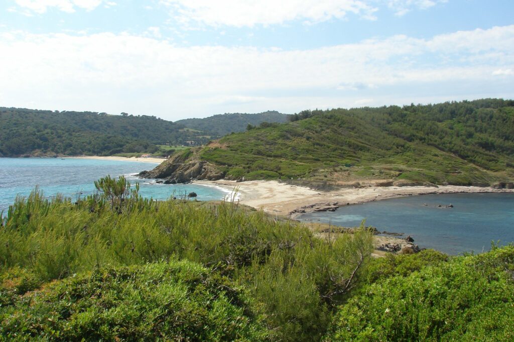 Vela privada Costa Azul — La doble bahía de Cap Taillat (foto avu-edm, CC BY 3.0)