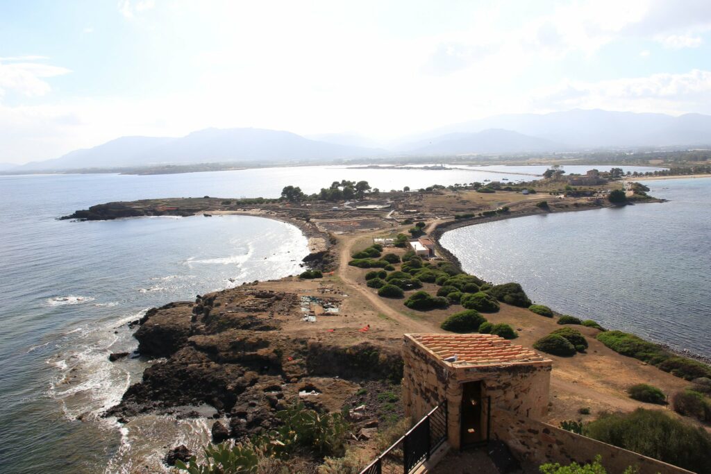 Crucero velero Cerdeña — La península de Nora, cerca de Pula (foto Gianni Careddu, CC BY-SA 3.0)